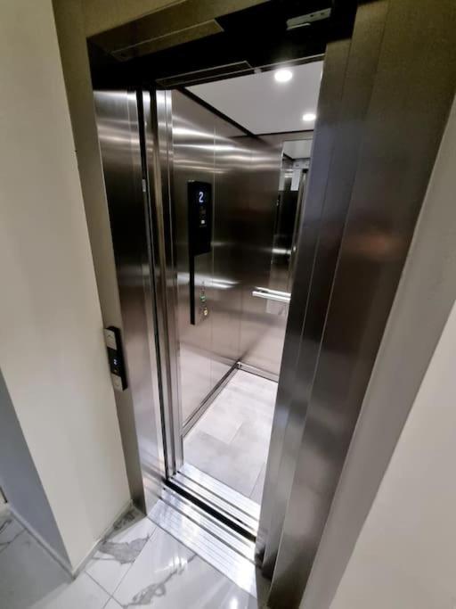 Apartament Cwa 1 Aeroport Отопени Екстериор снимка
